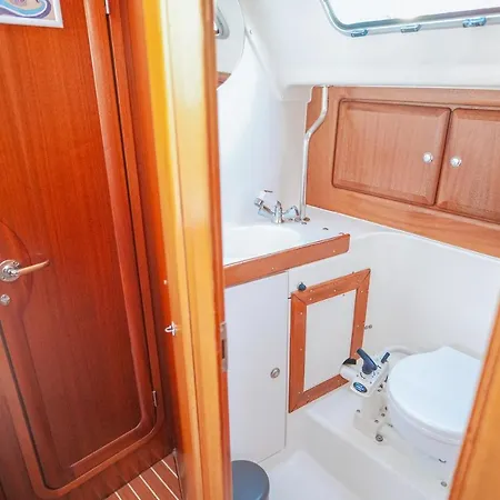 Botel 12 Metri Di Mare
